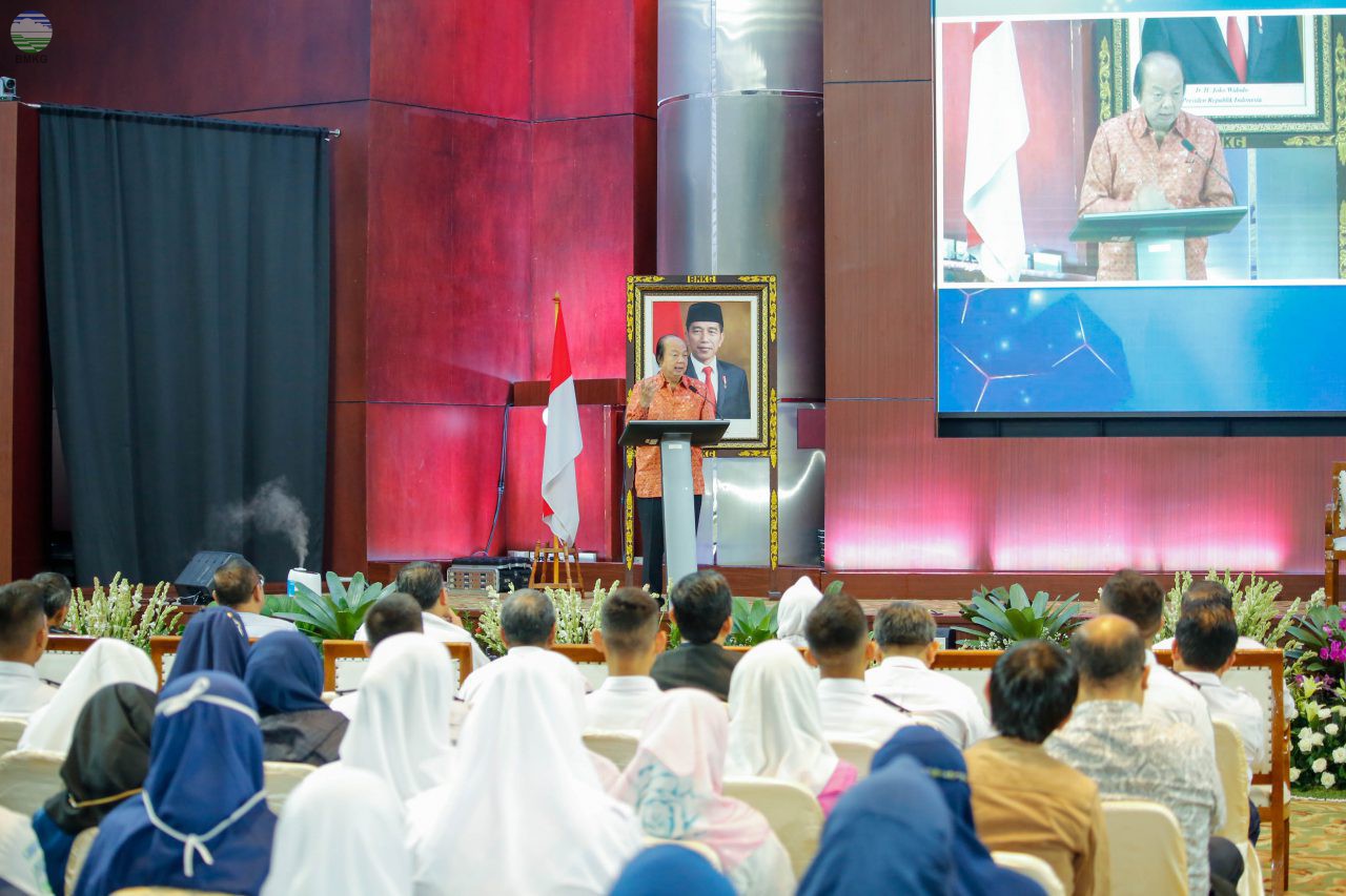 Transformasi Peran BMKG dalam Menghadapi Tantangan Global: Kuliah Inspiratif Dato' Sri Prof. Dr. Tahir, M.B.A.