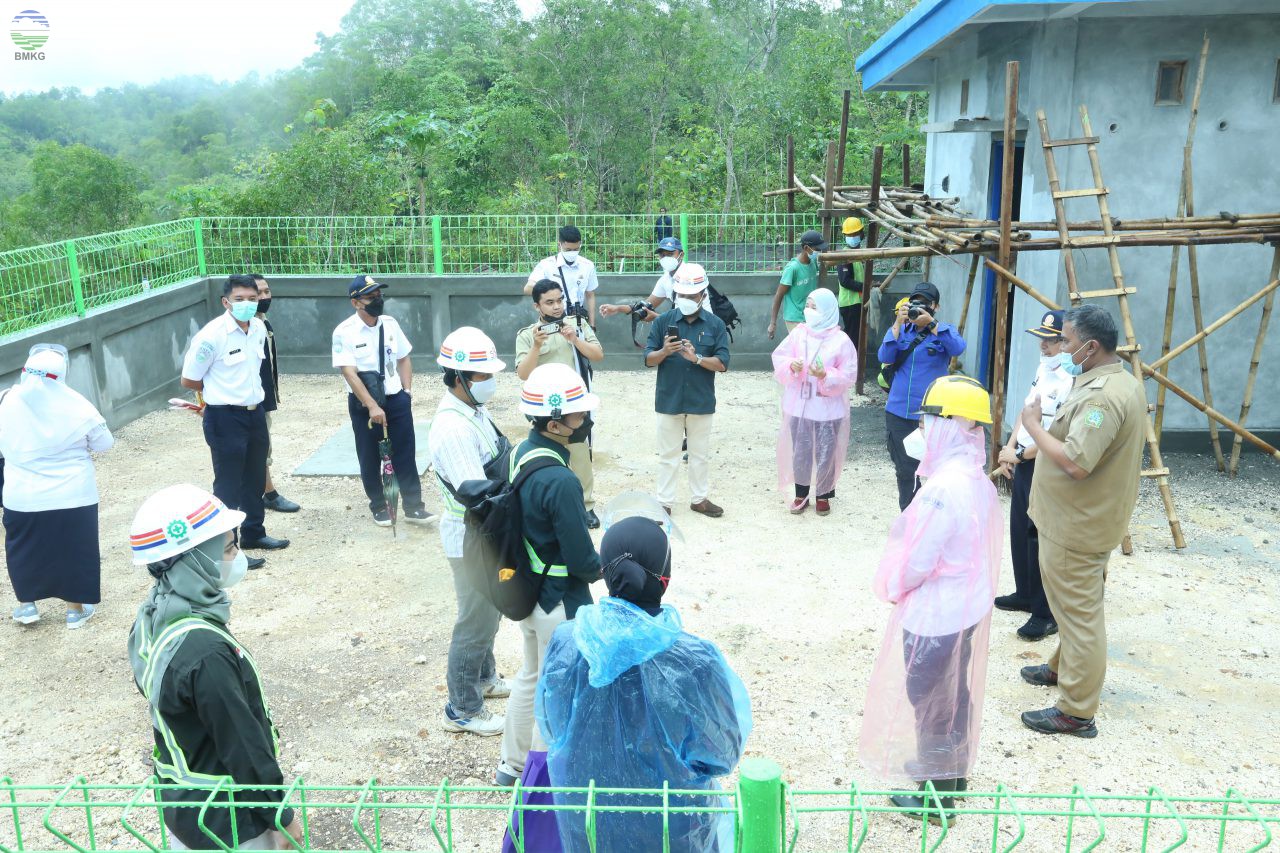 Kepaa BMKG Tinjau Pembangunan Shelter Seismograf Di Yogyakarta