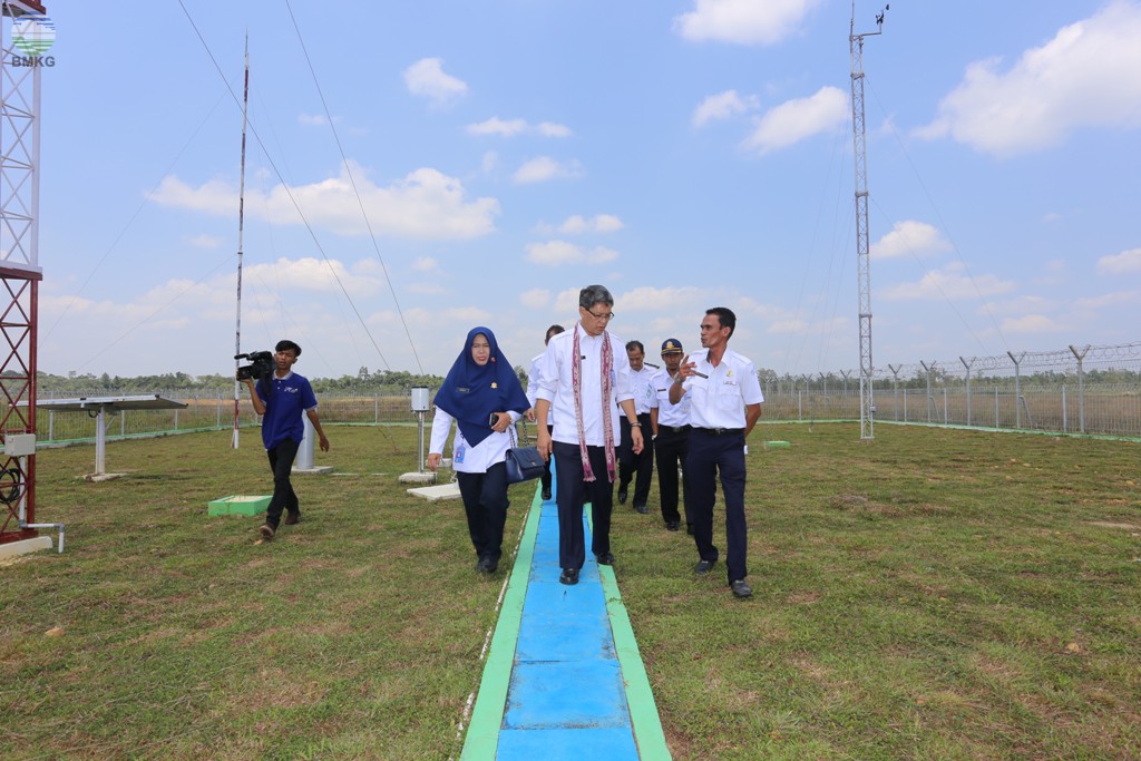 Kunjungan Kerja Deputi Bidang Meteorologi di Kalimantan Barat