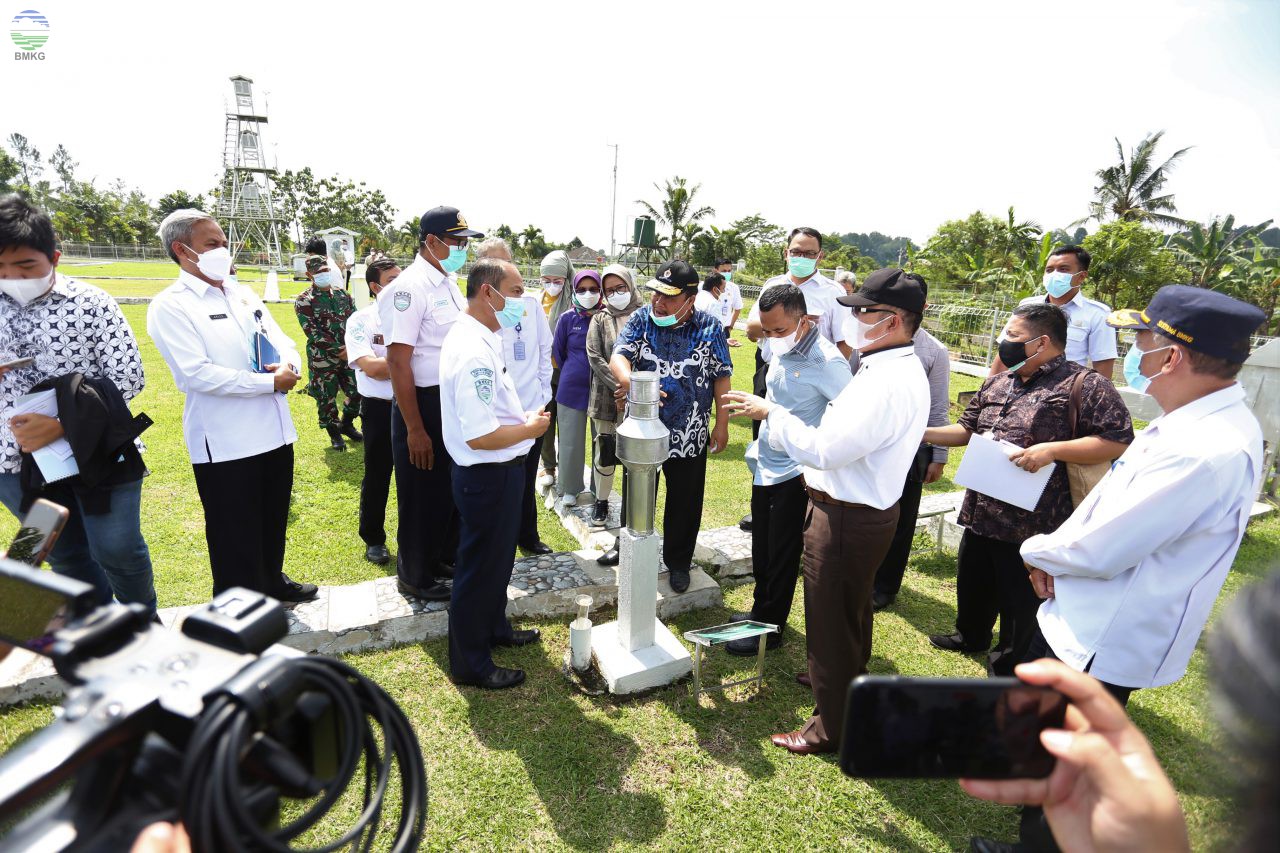 BMKG Terima Kunjungan Komisi V DPR Tinjau Fasilitas dan Peralatan di Stasiun Klimatologi Bogor