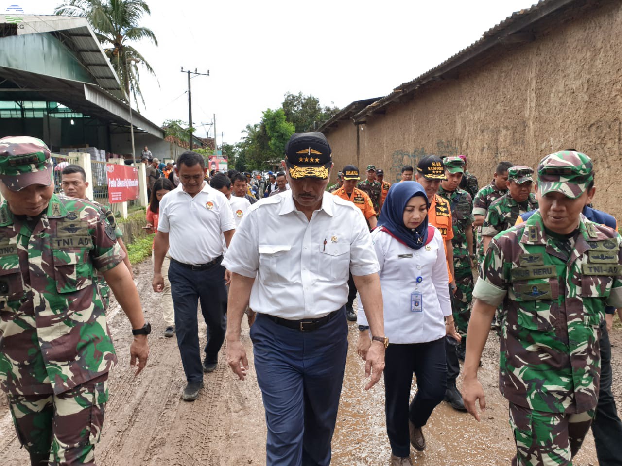 Kunjungan Menteri Koordinator Bidang Kemaritiman ke Posko Utama Bencana Tsunami Selat Sunda
