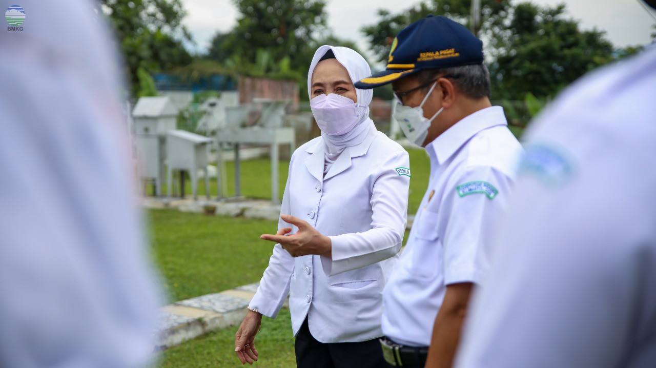 Kunjungan Kerja Kepala BMKG Ke Bogor, Hadiri Pelantikan Rektor IPB - Inspeksi Stasiun Klimatologi Bogor