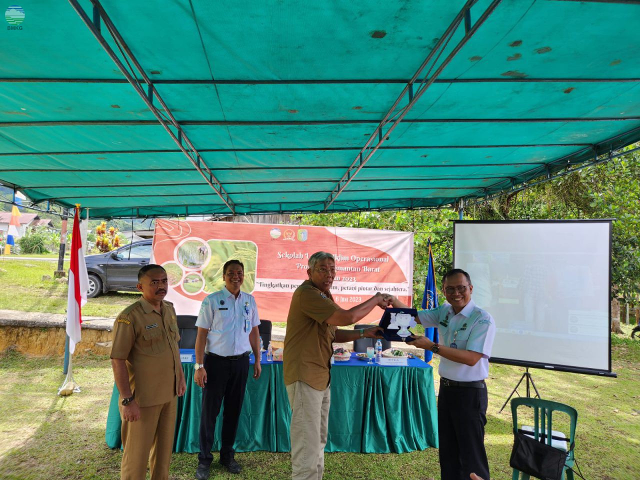 Stasiun Klimatologi Kalimantan Barat Adakan SLI Operasional di Kabupaten Sintang, Petani Pahami Iklim untuk Produktivitas Pertanian