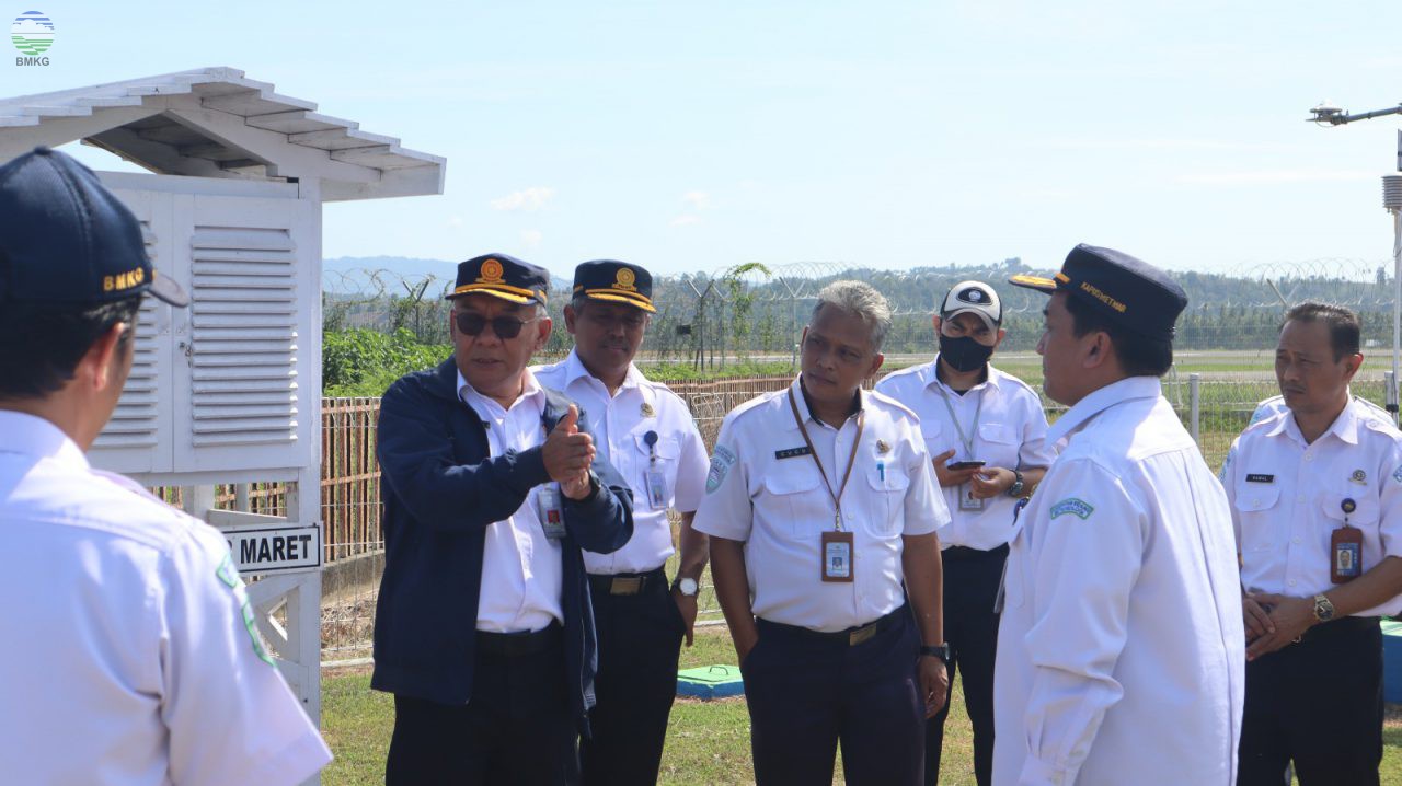 Pastikan Kesiapan Personil dan Peralatan, Sestama BMKG Lakukan Kunjungan Kerja ke  UPT BMKG di Gorontalo