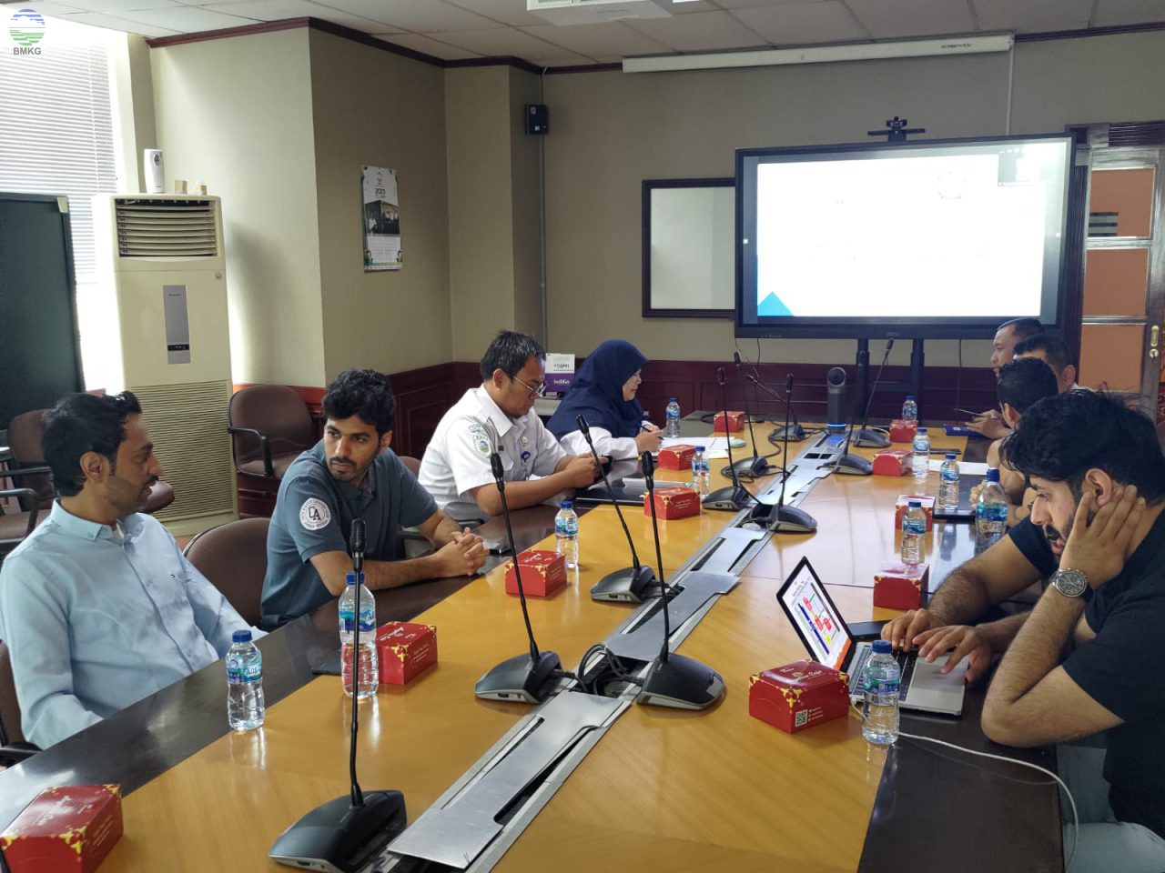 BMKG Mengadakan On The Job Training of DGMET Oman for Earthquake and Tsunami Procedure 