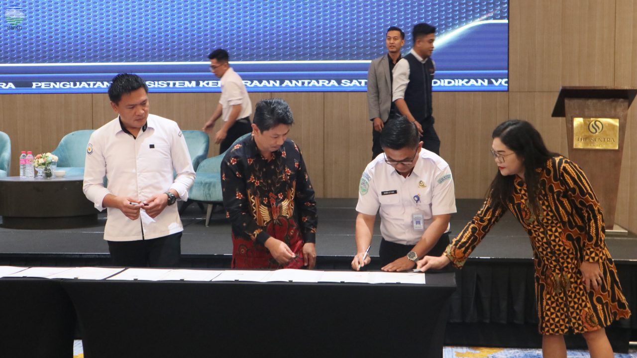 Tingkatkan Kualitas SDM, BMKG Manado dan Politeknik Negeri Nusa Utara Jalin Kerja Sama