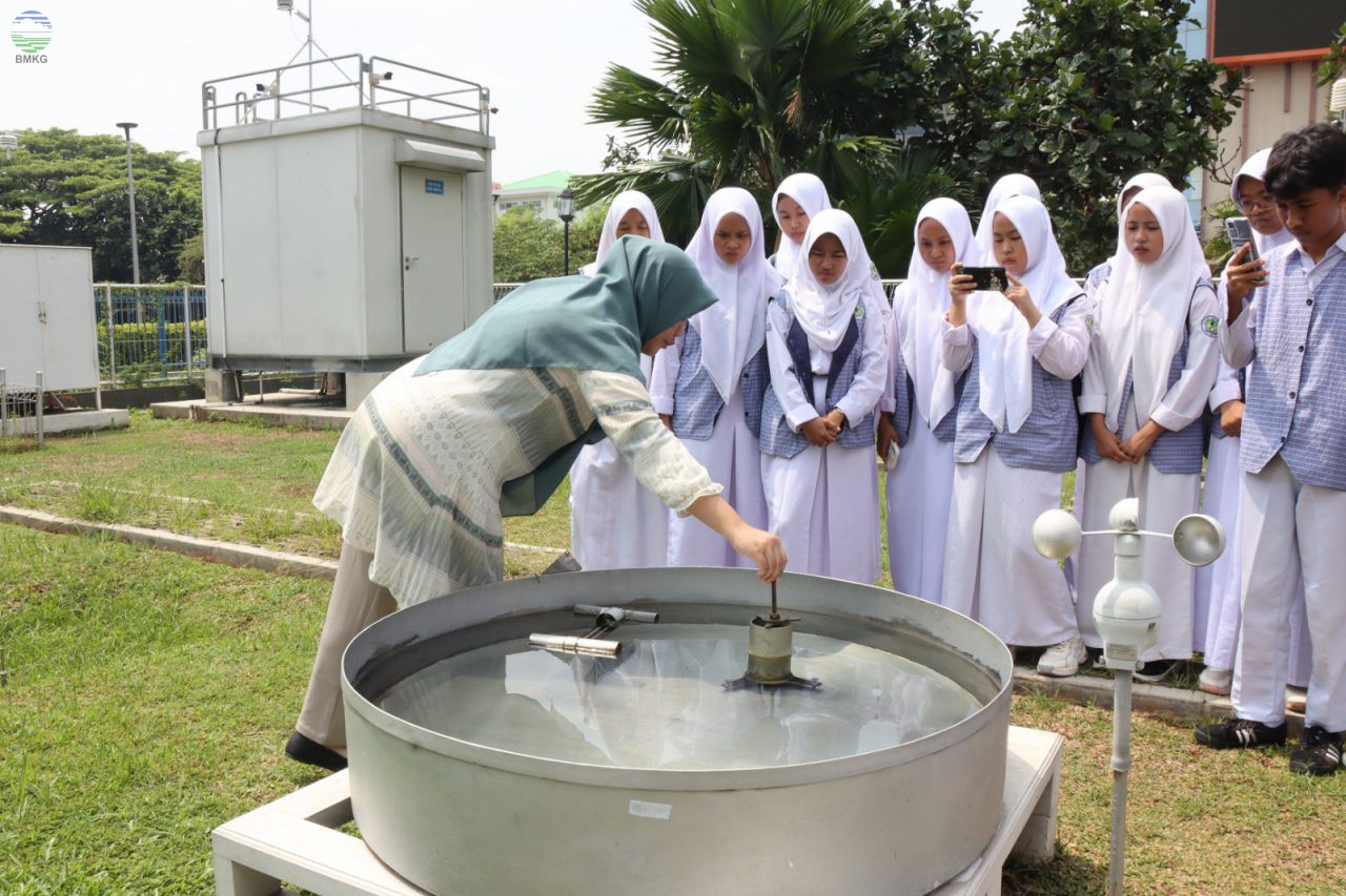 BMKG Terima Kunjungan SMA Nur El Falah