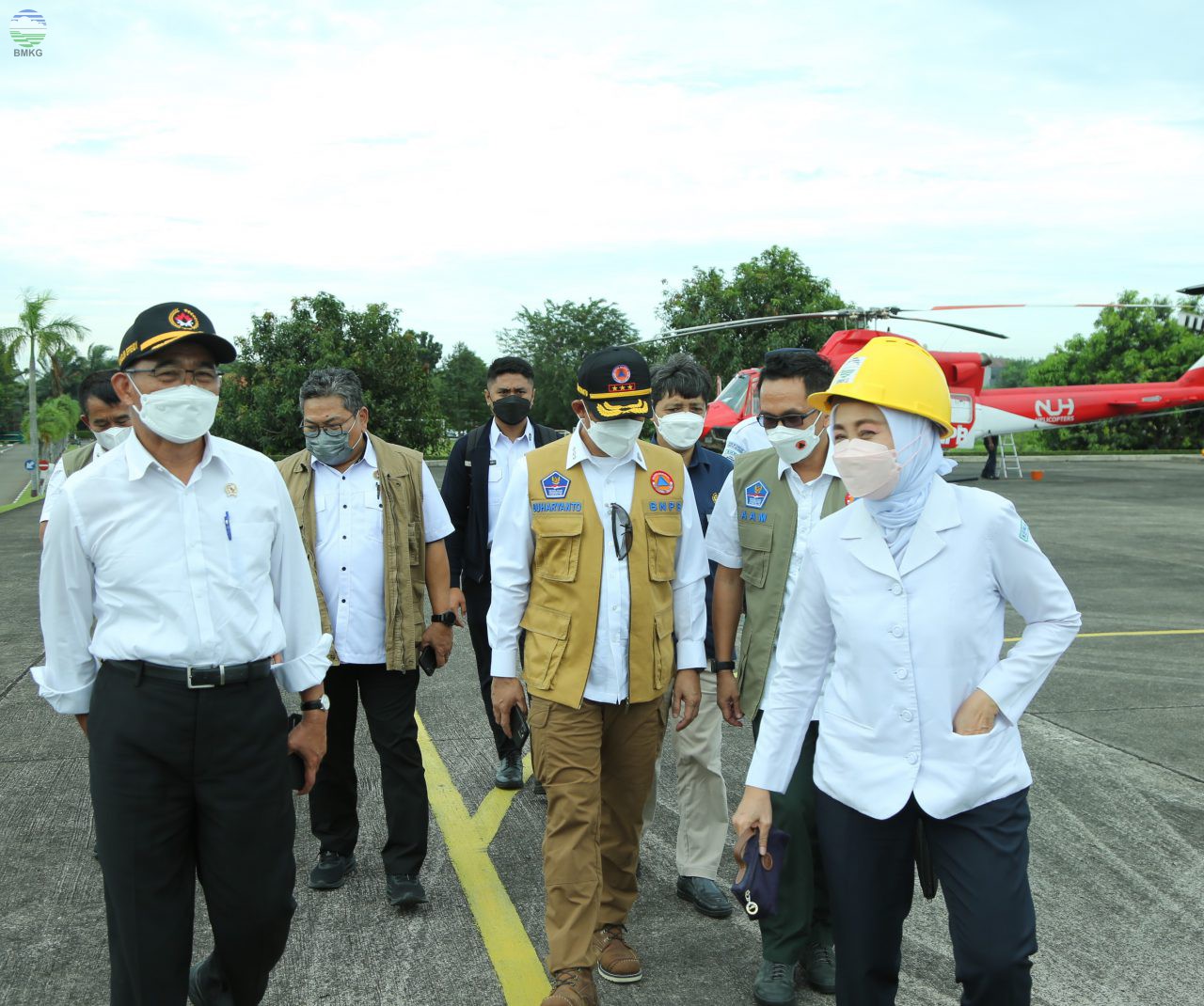 Menteri Koordinator PMK bersama dengan Kepala BMKG dan Kepala BNPB Tinjau Posko Mudik Di Penyeberangan Bakauheni 