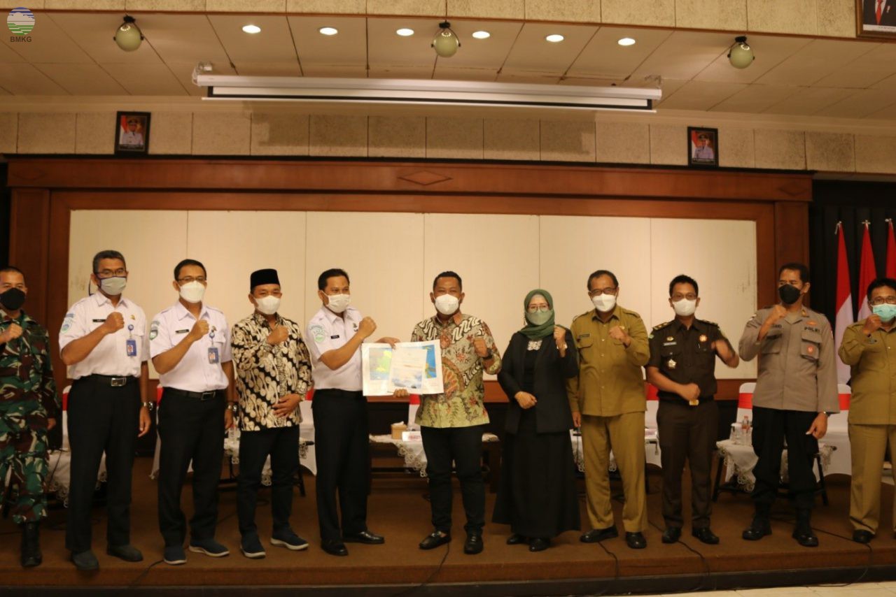 Antisipasi Dampak La Nina dan Potensi Bencana Hidrometeorologi di Provinsi Jawa Timur
