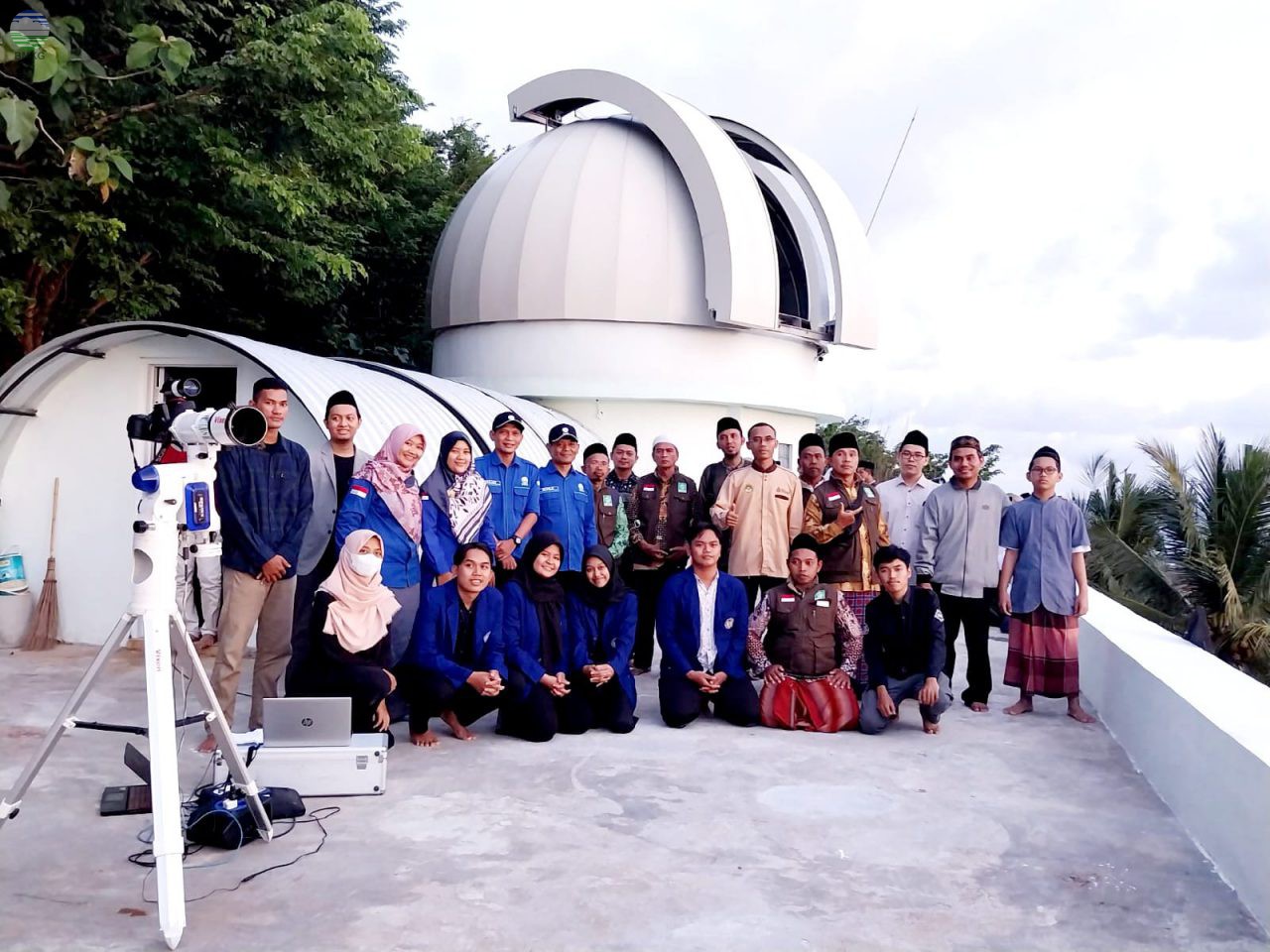 Pengamatan Gerhana Matahari Hibrid dan Rukyat Hilal Awal Bulan Syawal di Sleman: Antusiasme Warga Melihat Fenomena Langka di Langit Yogyakarta