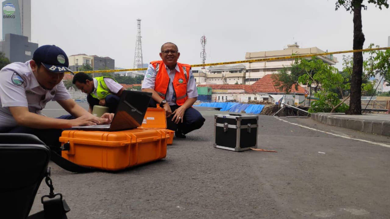 Peristiwa Longsoran di Jalan Gubeng Kota Surabaya Tidak Dipicu oleh Gempabumi